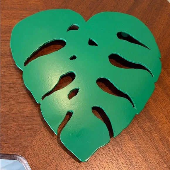 Rachel’s Welding Trivet heavy duty metal grass green will hold whatever fits - Picture 1 of 8